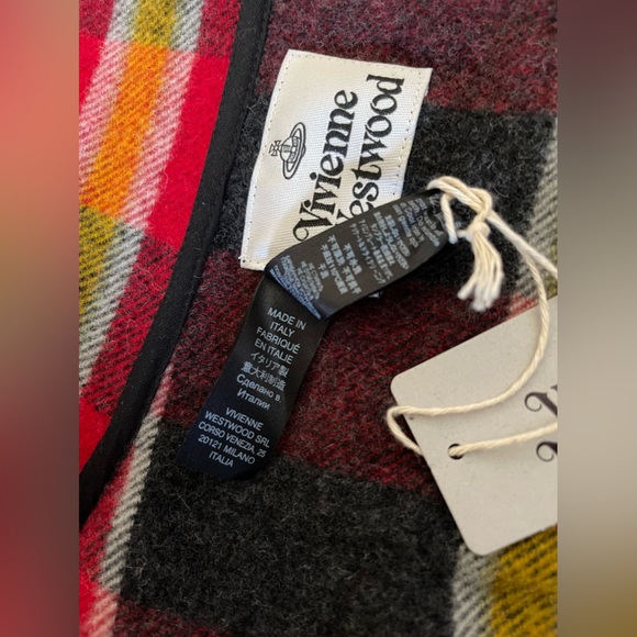 Vivienne Westwood BRAND NEW AW16 PONCHO WITH SCARVES attached Red Tartan - Picture 14 of 15